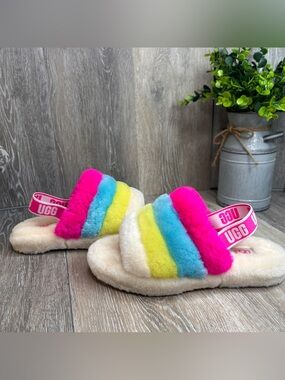 UGG Fluff Yeah Slippers Women’s Multi‑Color Stripe | Pink Strap | Size 4